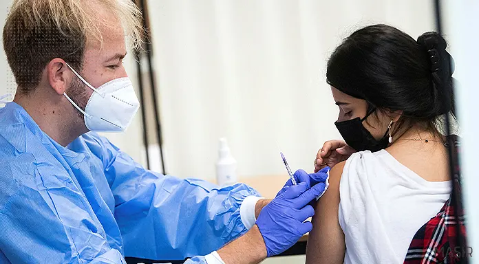 تا پایان ژانویه ۸۰ درصد مردم آلمان حداقل یک بار واکسینه شده‌اند